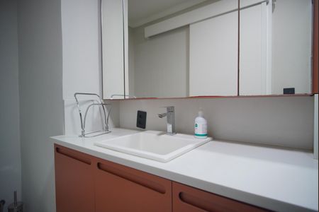 Banheiro Corredor de apartamento para alugar com 2 quartos, 73m² em Auxiliadora, Porto Alegre