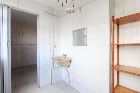 Área de Serviço de apartamento para alugar com 2 quartos, 56m² em Conjunto Residencial José Bonifácio, São Paulo