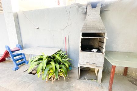 Quintal de casa à venda com 3 quartos, 300m² em Vila Albertina, São Paulo
