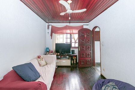 Casa à venda com 3 quartos, 195m² em Vila Santo Estefano, São Paulo