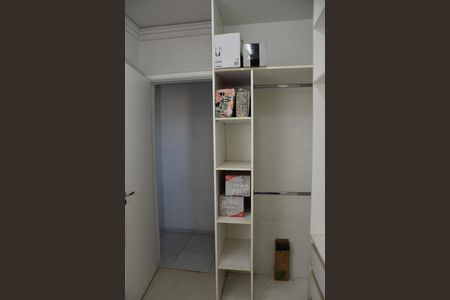 Apartamento para alugar com 152m², 3 quartos e sem vaga Apartamento para alugar com 152m², 3 quartos e sem vagaCloset