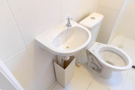 Apartamento à venda com 45m², 2 quartos e 2 vagas Apartamento à venda com 45m², 2 quartos e 2 vagasBanheiro