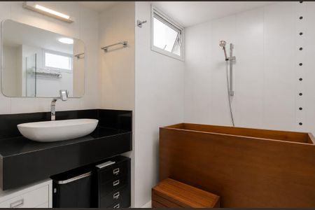 Apartamento à venda com 116m², 2 quartos e 1 vaga Apartamento à venda com 116m², 2 quartos e 1 vagaBanheiro 1