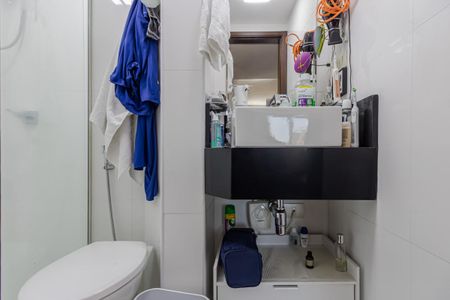 Apartamento à venda com 116m², 2 quartos e 1 vaga Apartamento à venda com 116m², 2 quartos e 1 vagaBanheiro