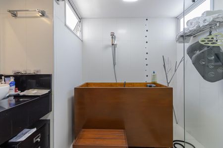 Apartamento à venda com 116m², 2 quartos e 1 vaga Apartamento à venda com 116m², 2 quartos e 1 vagaBanheiro da Suíte 1