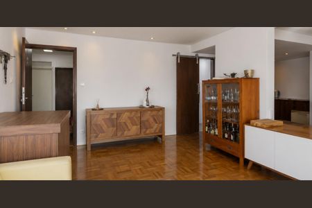 Apartamento à venda com 116m², 2 quartos e 1 vaga