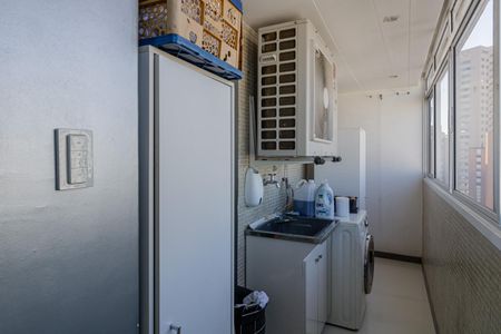 Apartamento à venda com 116m², 2 quartos e 1 vaga Apartamento à venda com 116m², 2 quartos e 1 vagaÁrea de Serviço