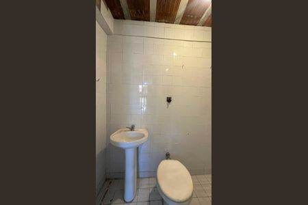 Casa para alugar com 212m², 3 quartos e 1 vaga Casa para alugar com 212m², 3 quartos e 1 vagaBanheiro de serviço