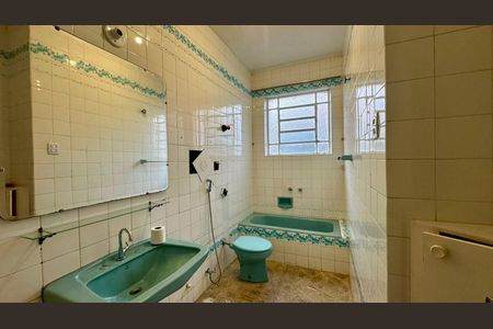 Banheiro  de casa para alugar com 3 quartos, 212m² em Serra, Belo Horizonte