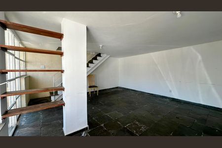 Casa para alugar com 212m², 3 quartos e 1 vaga Casa para alugar com 212m², 3 quartos e 1 vagaSalão