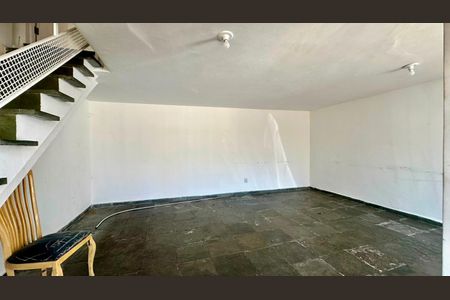 Salão  de casa para alugar com 3 quartos, 212m² em Serra, Belo Horizonte