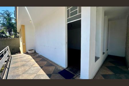 Varanda  de casa para alugar com 3 quartos, 212m² em Serra, Belo Horizonte