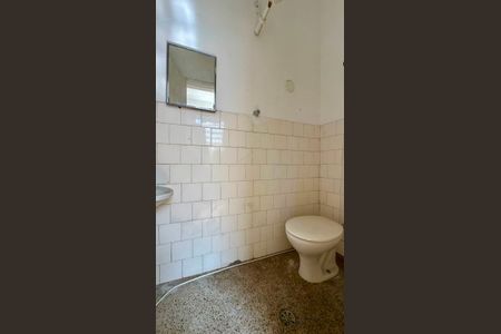 Casa para alugar com 212m², 3 quartos e 1 vaga Casa para alugar com 212m², 3 quartos e 1 vagaBanheiro de serviço