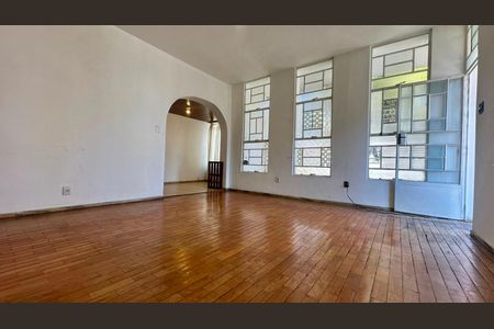 Casa para alugar com 212m², 3 quartos e 1 vaga Casa para alugar com 212m², 3 quartos e 1 vagaSala
