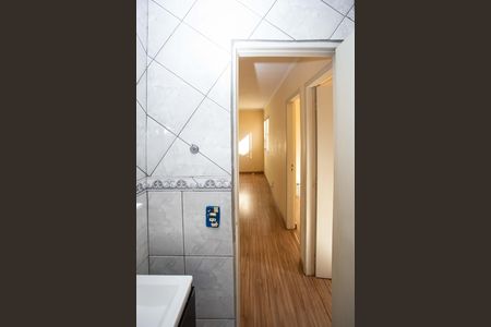 Banheiro de apartamento à venda com 2 quartos, 47m² em Campanário, Diadema