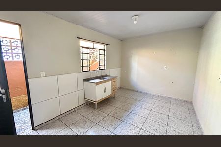 Cozinha de casa para alugar com 1 quarto, 45m² em Jardim Ipanema, Guarulhos