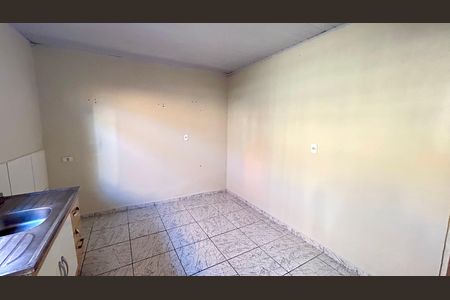Cozinha de casa para alugar com 1 quarto, 45m² em Jardim Ipanema, Guarulhos