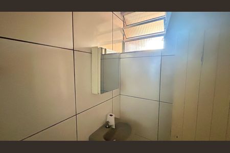 Casa para alugar com 45m², 1 quarto e 1 vaga Casa para alugar com 45m², 1 quarto e 1 vagaBanheiro social