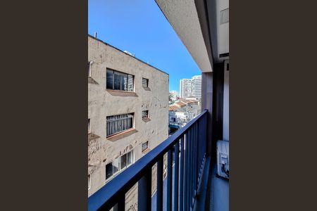 Varanda de kitnet/studio para alugar com 1 quarto, 27m² em Vila Mariana, São Paulo