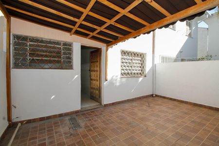 Quintal de casa para alugar com 3 quartos, 140m² em Pinheiros, São Paulo