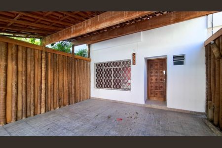Garagem de casa para alugar com 3 quartos, 140m² em Pinheiros, São Paulo