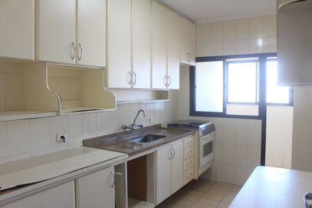 Apartamento à venda com 98m², 2 quartos e 2 vagasCozinha