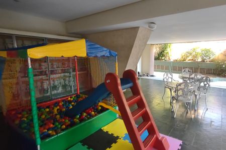 Apartamento à venda com 98m², 2 quartos e 2 vagas Apartamento à venda com 98m², 2 quartos e 2 vagasBrinquedoteca