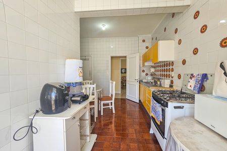 Apartamento para alugar com 190m², 4 quartos e 1 vaga