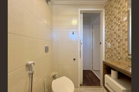 Banheiro de apartamento à venda com 2 quartos, 51m² em Santo Amaro, São Paulo