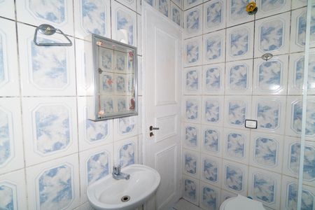 Banheiro de casa para alugar com 1 quarto, 40m² em Jardim Lourdes, São Paulo