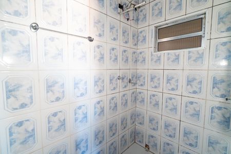 Banheiro de casa para alugar com 1 quarto, 40m² em Jardim Lourdes, São Paulo