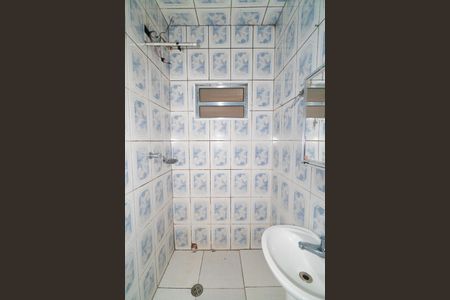 Banheiro de casa para alugar com 1 quarto, 40m² em Jardim Lourdes, São Paulo