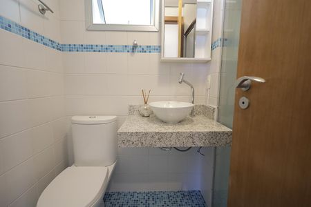 Banheiro de apartamento à venda com 2 quartos, 59m² em Vila Valparaíso, Santo André