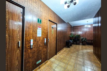 Hall de entrada de apartamento para alugar com 1 quarto, 60m² em Vila Buarque, São Paulo