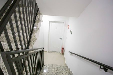 Escada de kitnet/studio à venda com 1 quarto, 21m² em Centro, Diadema
