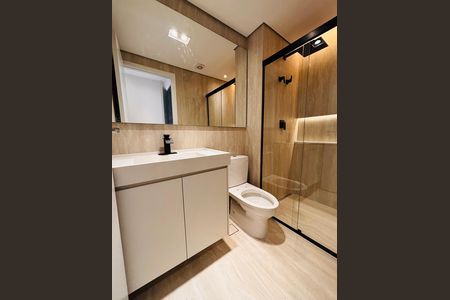 Banheiro suíte 1 de apartamento para alugar com 3 quartos, 124m² em Alphaville Industrial, Barueri