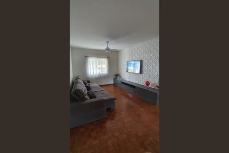 Casa de condomínio à venda com 338m², 3 quartos e 4 vagas Casa de condomínio à venda com 338m², 3 quartos e 4 vagasSala