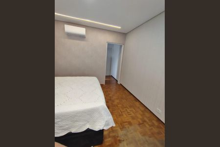 Casa de condomínio à venda com 338m², 3 quartos e 4 vagas Casa de condomínio à venda com 338m², 3 quartos e 4 vagasQuarto