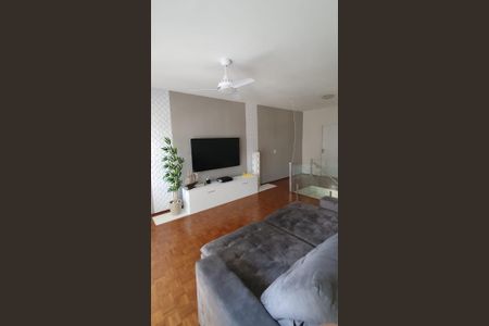 Casa de condomínio à venda com 338m², 3 quartos e 4 vagas Casa de condomínio à venda com 338m², 3 quartos e 4 vagasSala
