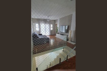 Casa de condomínio à venda com 338m², 3 quartos e 4 vagas Casa de condomínio à venda com 338m², 3 quartos e 4 vagasSala