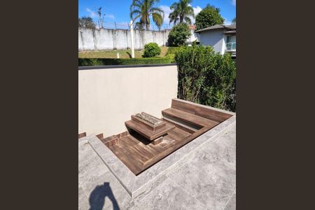Casa de condomínio à venda com 338m², 3 quartos e 4 vagas Casa de condomínio à venda com 338m², 3 quartos e 4 vagasLareira Externa