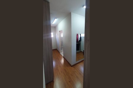 Casa de condomínio à venda com 338m², 3 quartos e 4 vagas Casa de condomínio à venda com 338m², 3 quartos e 4 vagasQuarto