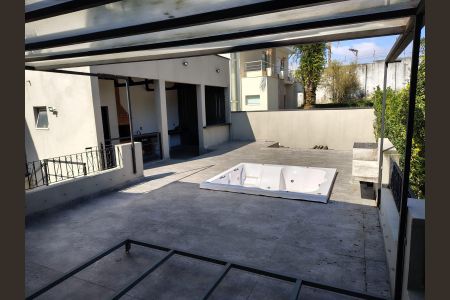 Casa de condomínio à venda com 338m², 3 quartos e 4 vagas Casa de condomínio à venda com 338m², 3 quartos e 4 vagasHidromassagem