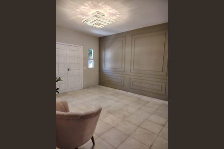 Casa de condomínio à venda com 338m², 3 quartos e 4 vagas Casa de condomínio à venda com 338m², 3 quartos e 4 vagasSala