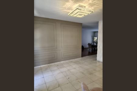 Casa de condomínio à venda com 338m², 3 quartos e 4 vagas Casa de condomínio à venda com 338m², 3 quartos e 4 vagasSala