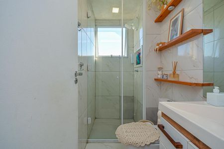 Banheiro de apartamento para alugar com 2 quartos, 42m² em Usina Piratininga, São Paulo