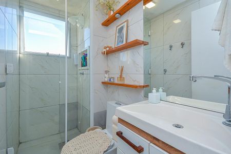 Banheiro de apartamento para alugar com 2 quartos, 42m² em Usina Piratininga, São Paulo