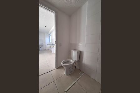 Banheiro de apartamento para alugar com 2 quartos, 36m² em Várzea das Mocas, Niterói