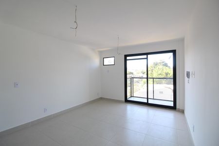 Kitnet/Studio à venda com 1 quarto, 32m² em Taquara, Rio de Janeiro