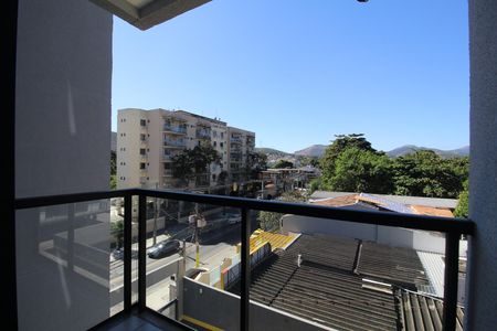 Varanda de kitnet/studio à venda com 1 quarto, 32m² em Taquara, Rio de Janeiro